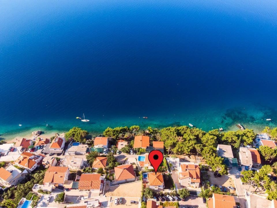 Haus in Stanići mit grünem Garten Vacation rental in Split-Dalmatia County