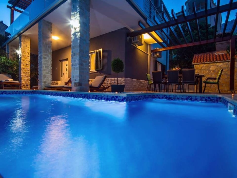 Haus in Stanići mit grünem Garten Vacation rental in Split-Dalmatia County