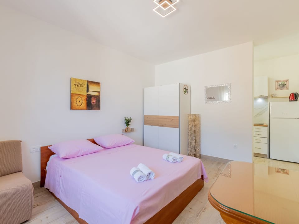 Apartmani  STANIĆ - apt. A2 "Olive tree" Apartment in Split-Dalmatia County