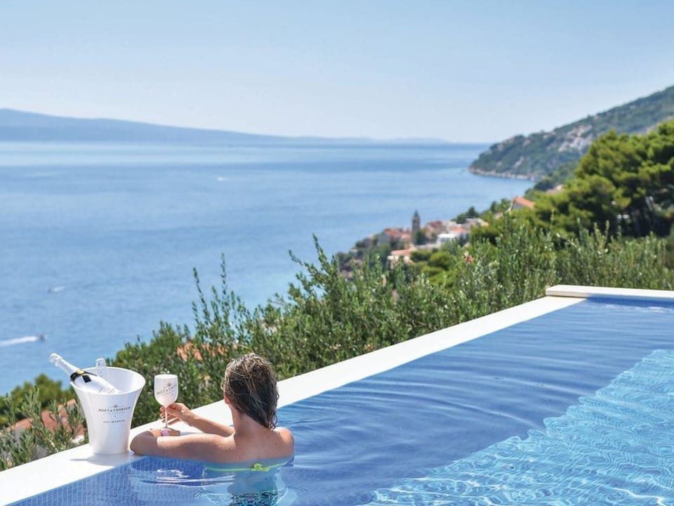 2 Schlafzimmer Villa Blue Dream mit Infinity-Pool Vacation rental in Split-Dalmatia County
