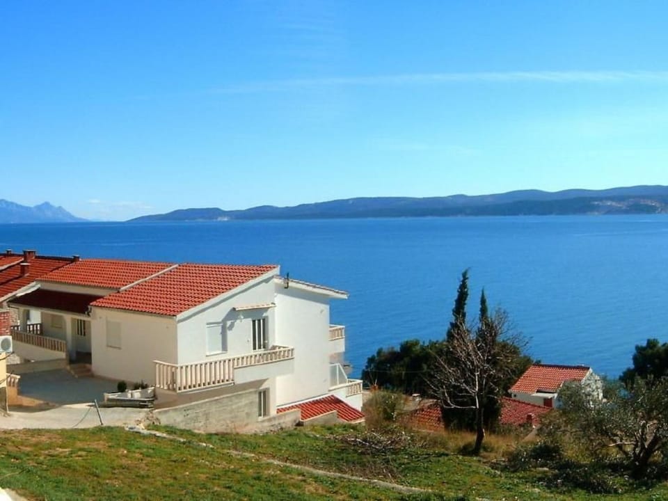 Appartement in Stanići mit Grill Apartment in Split-Dalmatia County
