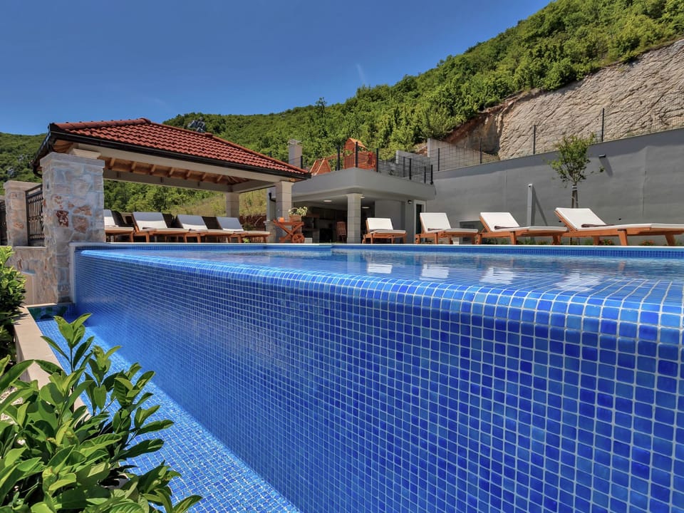 Villa mit Panorama Vacation rental in Split-Dalmatia County