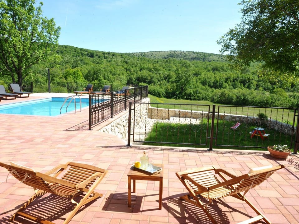 Alleinstehendes Ferienhaus mit Swimmingpool Vacation rental in Split-Dalmatia County