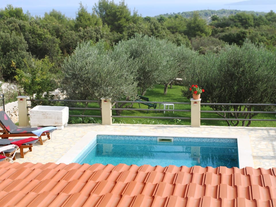 Geräumige Ferienvilla mit Pool und Meerblick Vacation rental in Split-Dalmatia County