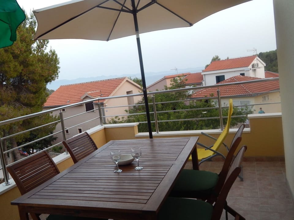 "Lile" mit Blick auf das Wasser Apartment in Split-Dalmatia County