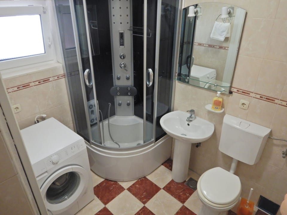 in Povlja mit gemeinschaftlichem Parkplatz Apartment in Split-Dalmatia County