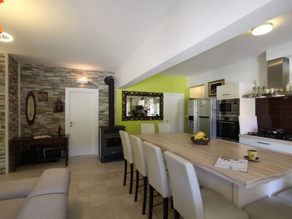 Komfortables Haus in Selca mit privatem Parkplatz Vacation rental in Selca, Brač