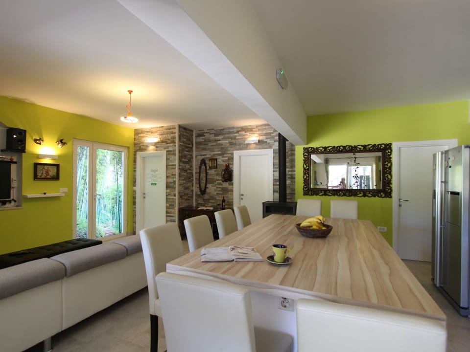 Komfortables Haus in Selca mit privatem Parkplatz Vacation rental in Selca, Brač