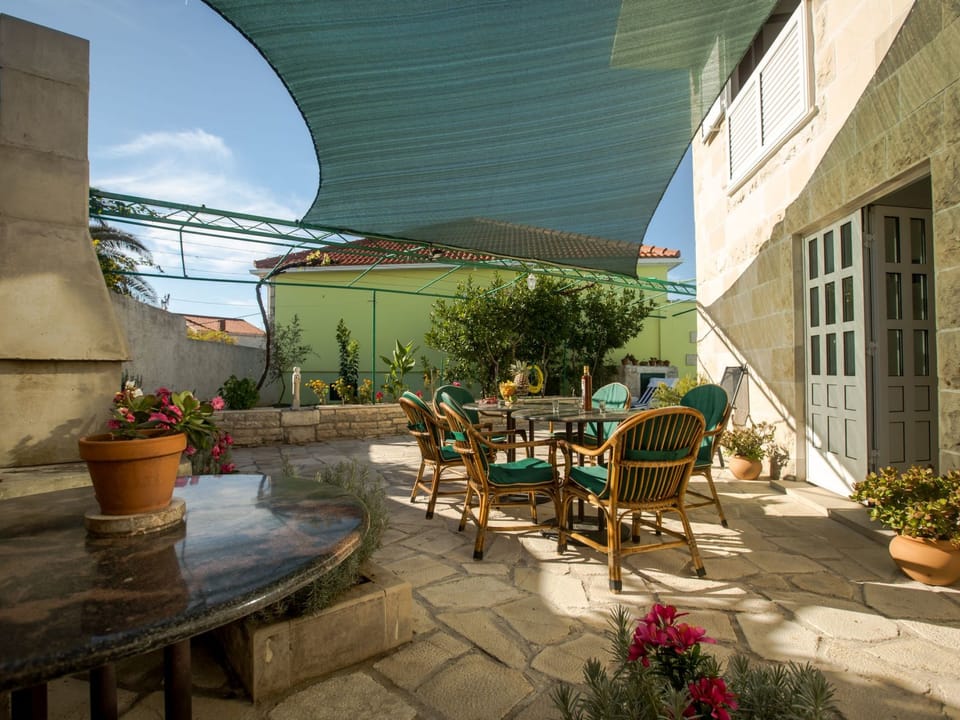 Gesamtes Ferienhaus in Sumartin mit Privatem Pool Vacation rental in Split-Dalmatia County