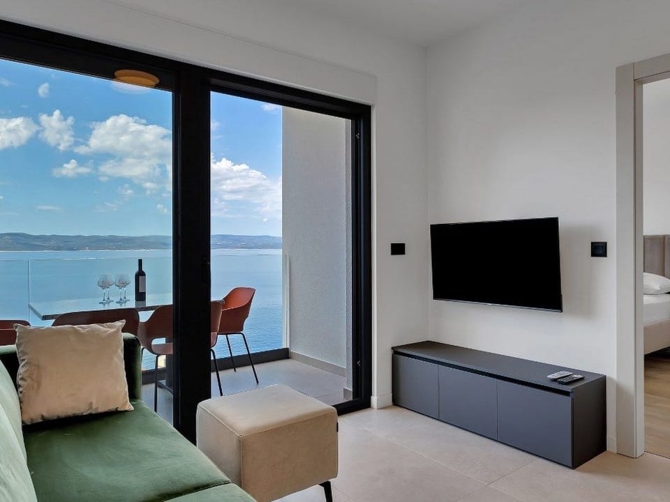 Villa LiTo - Apartman 2. with balcony and seavie Apartment in Brela