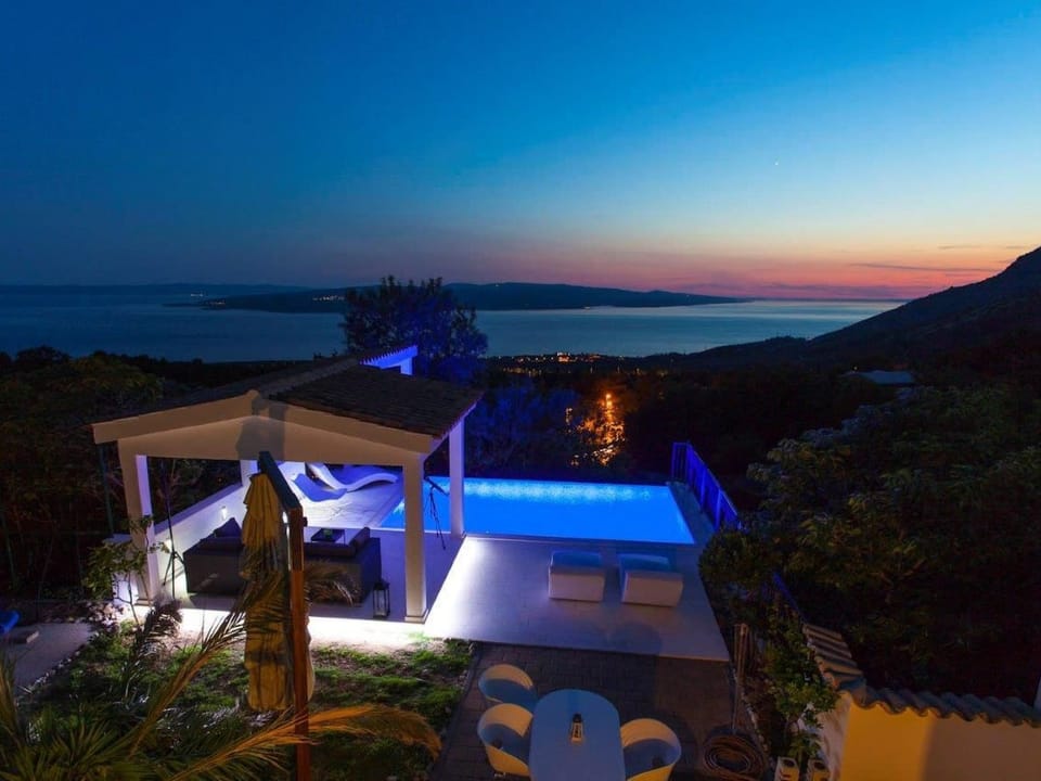 "Opa Luka" mit Blick auf das Wasser Vacation rental in Baška Voda