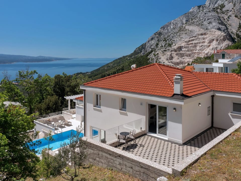 mit Privatpool für 8 Personen  + 2 Kinder ca. 450 m&sup2; in Bast, Dalmatien (G Vacation rental in Baška Voda