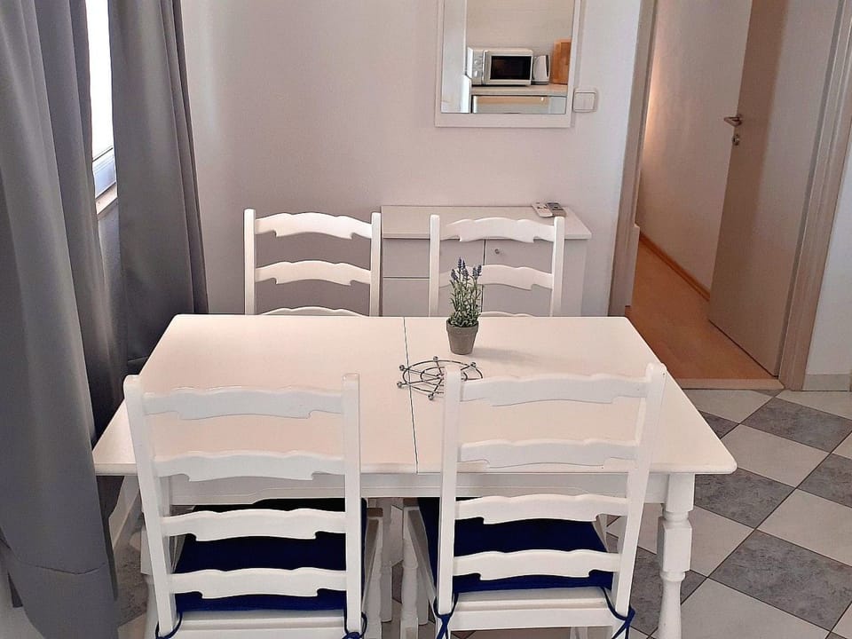 mit Blick auf das Wasser Apartment in Baška Voda