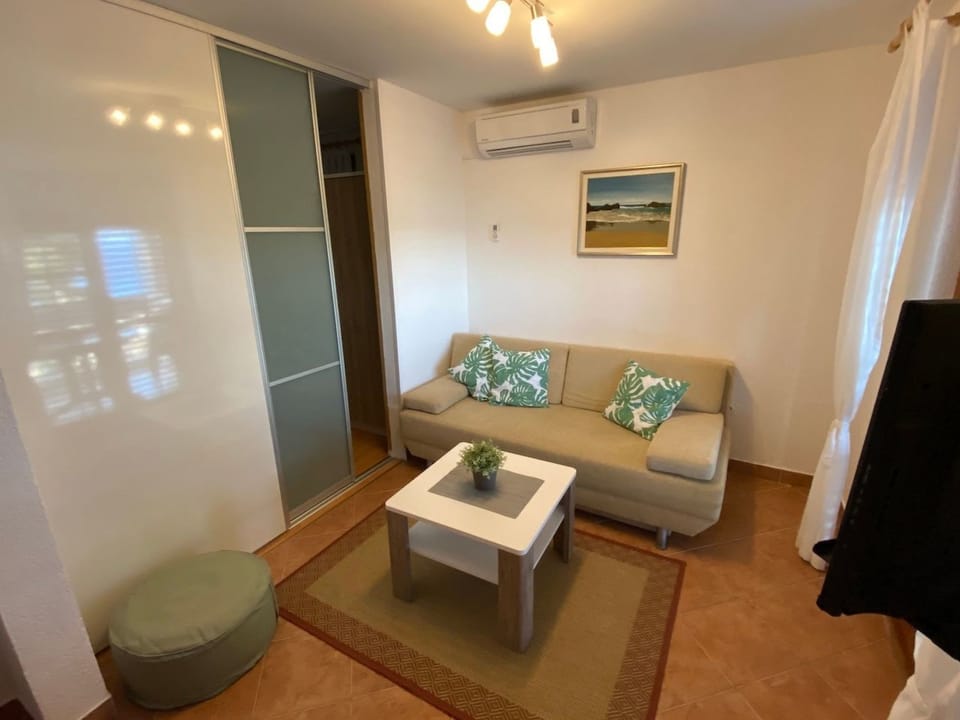 Strandnahe, klimatisierte Ferienwohnung Apartment in Brela