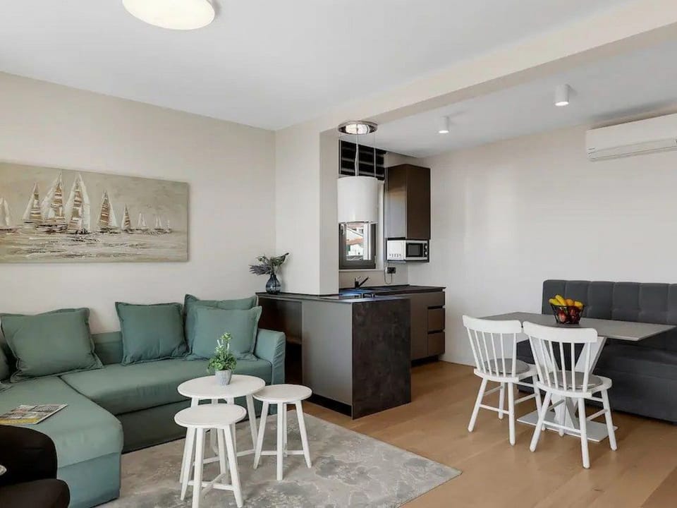 Villa Jelena App. 10 Cres Apartment in Makarska