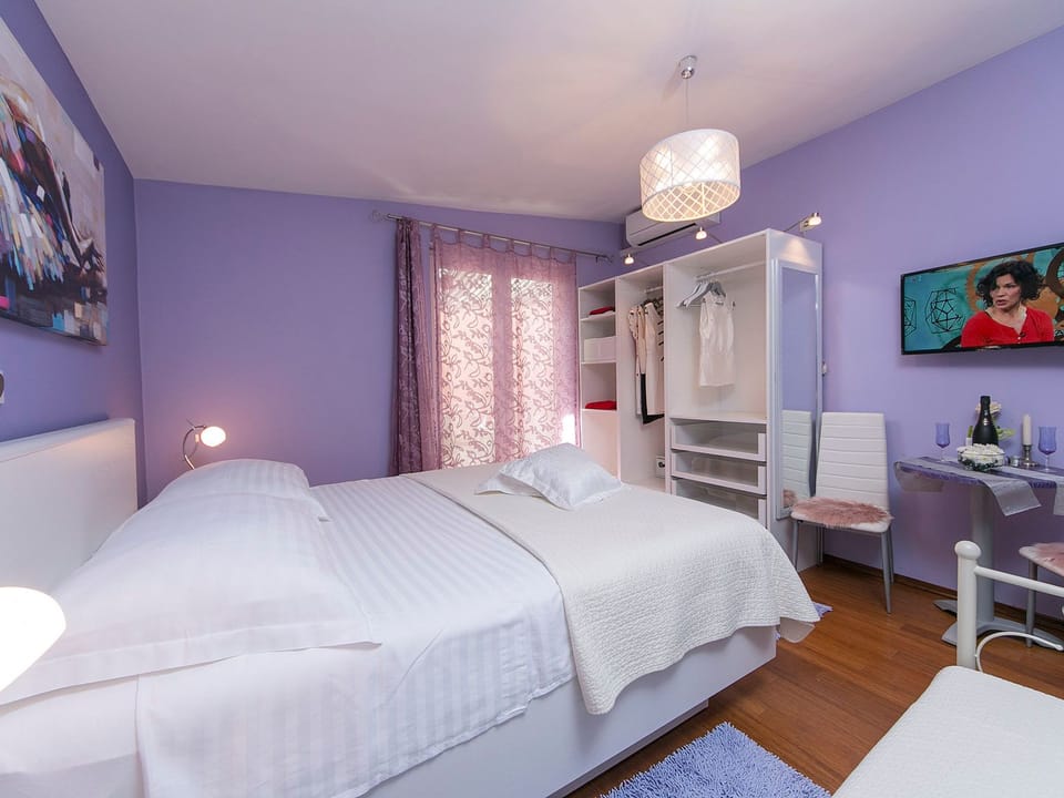 Gemütliche Ferienwohnung mit Terrasse in Bidol Apartment in Makarska