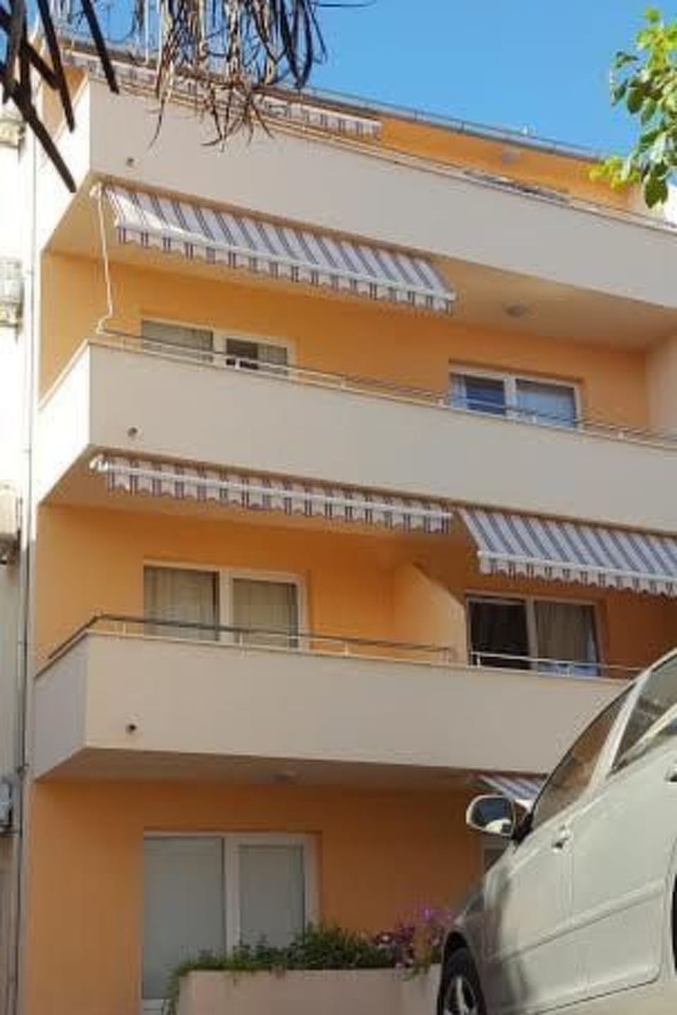 Ruhige Wohnung 100 Meter vom Strand entfernt Apartment in Split-Dalmatia County