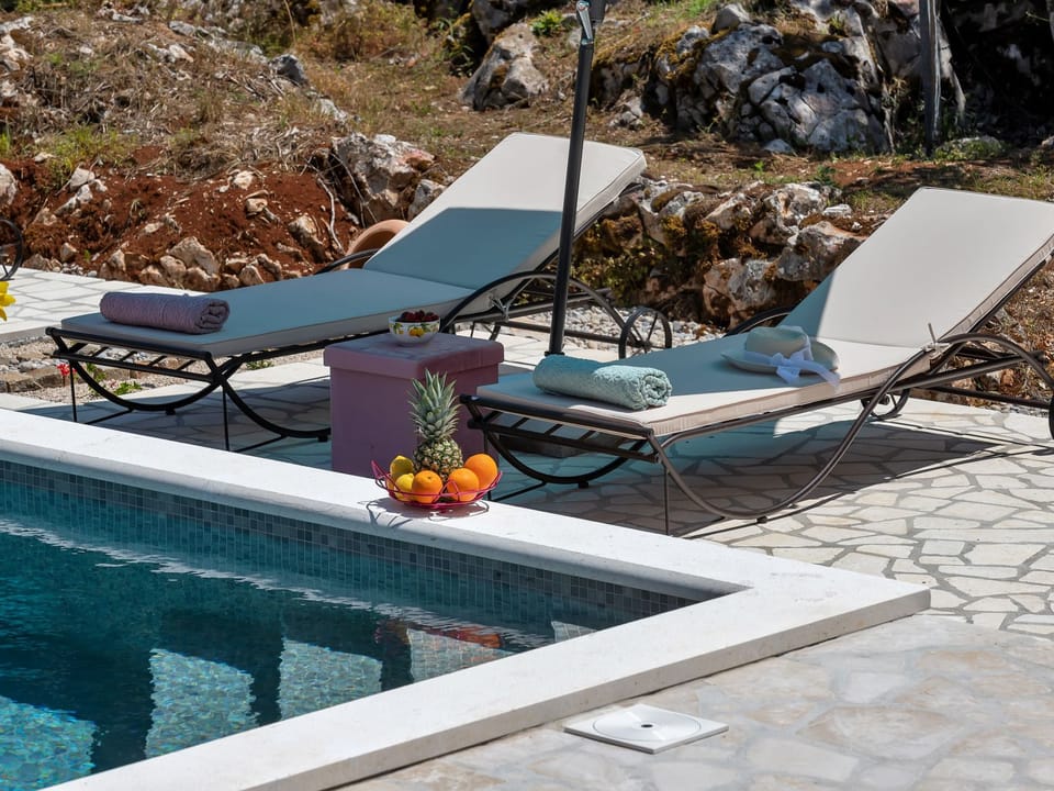 in Rašćane mit Beheiztem Pool Vacation rental in Split-Dalmatia County
