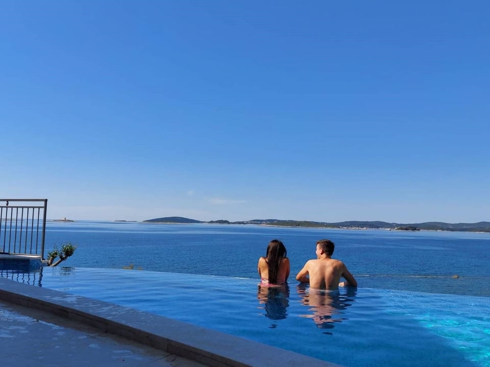 Ferienvilla "Dalmatiner" mit Infinity Pool Vacation rental in Dubrovnik-Neretva County