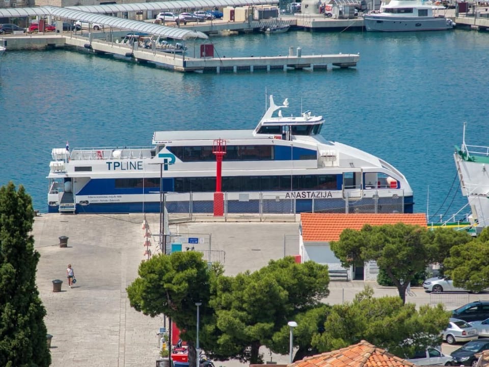 Apartment nahe Hafen mit Meerblick Apartment in Dubrovnik