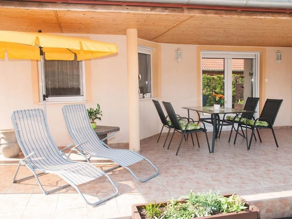 Hochwertiges Ferienhaus Steffi mit Terrasse Vacation rental in Hungary