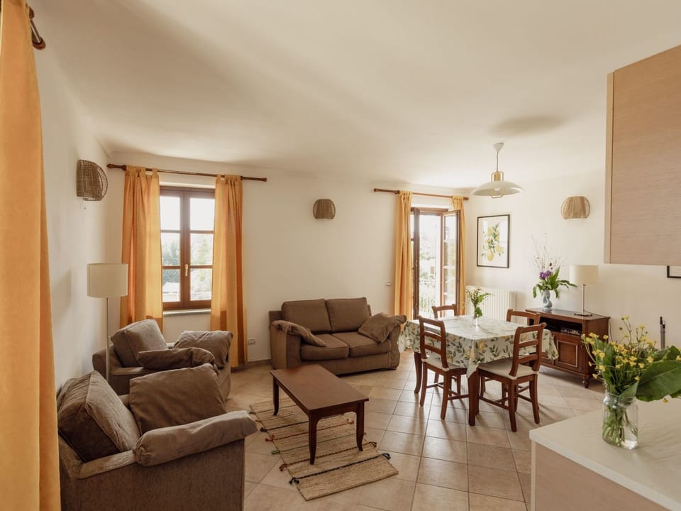 'Dolcetto' mit Schwimmbad Apartment in Piedmont
