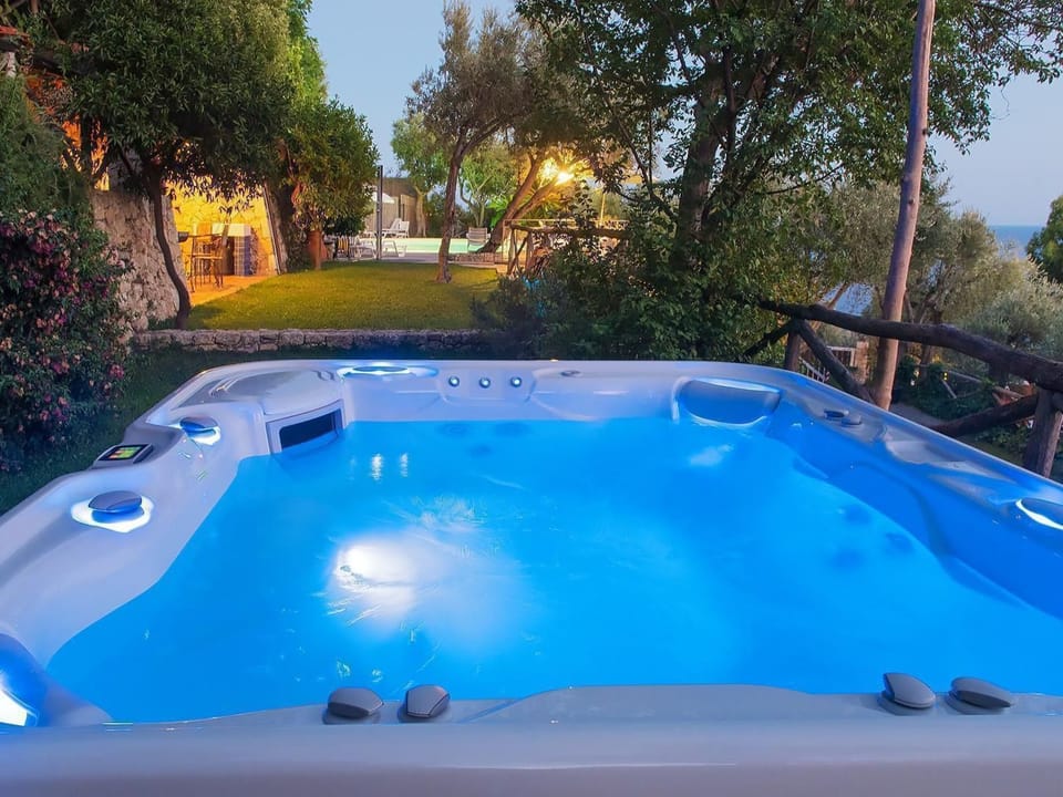 Wohnung mit Parkplatz und Panoramablick Apartment in Finale Ligure