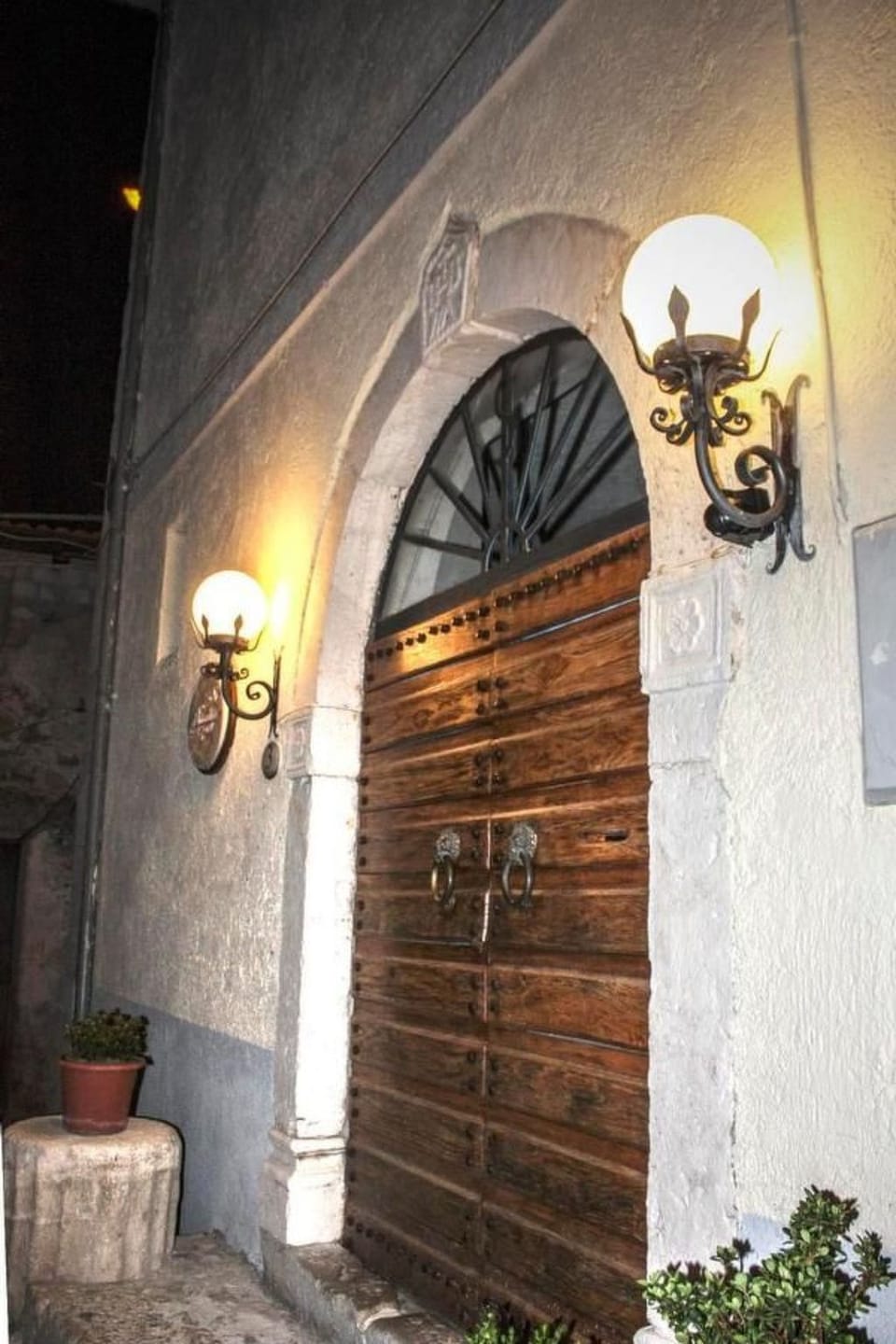 Unabhängige Wohnung, mitten im Grünen des Berges und des Sees, 80 km von Ost-Ro Apartment in Abruzzo