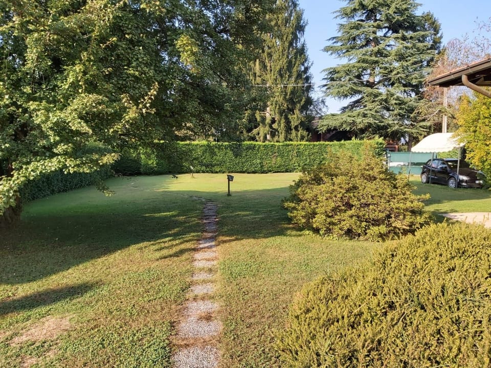 Villa Biancospino See Monate Vacation rental in Lombardy