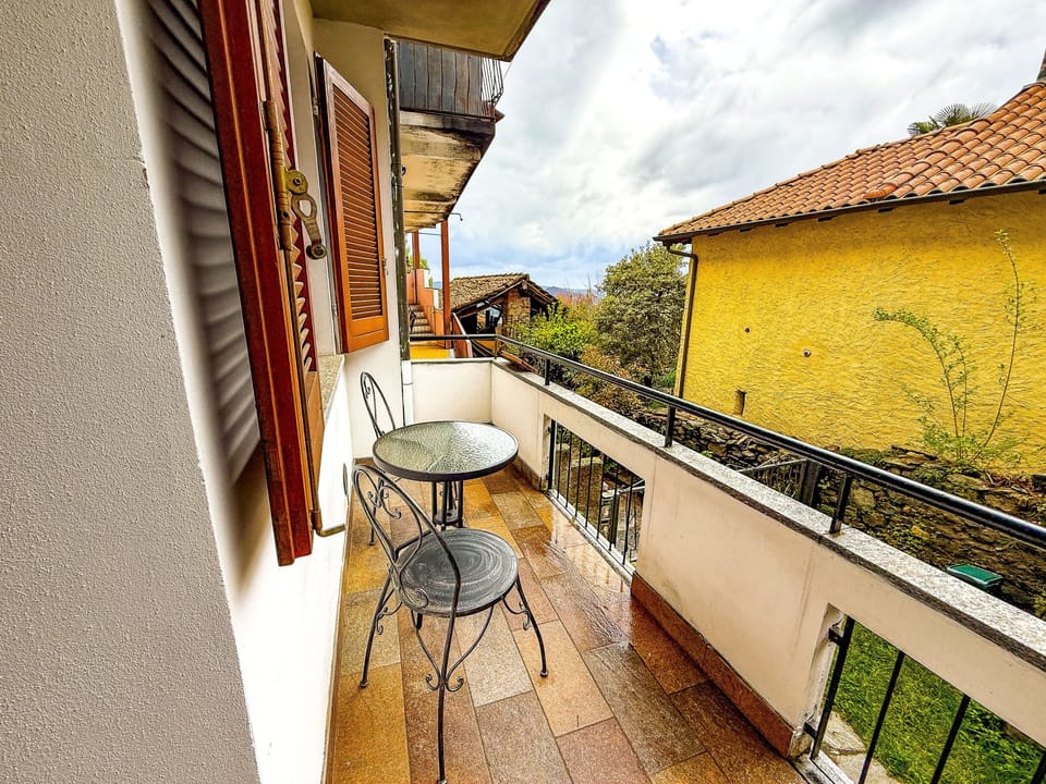Neue moderne Seeüberdachung von Holiday World Apartment in Lombardy