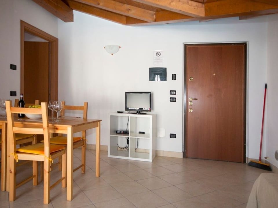 Lakeside Attic Apartment Apartment in Domaso