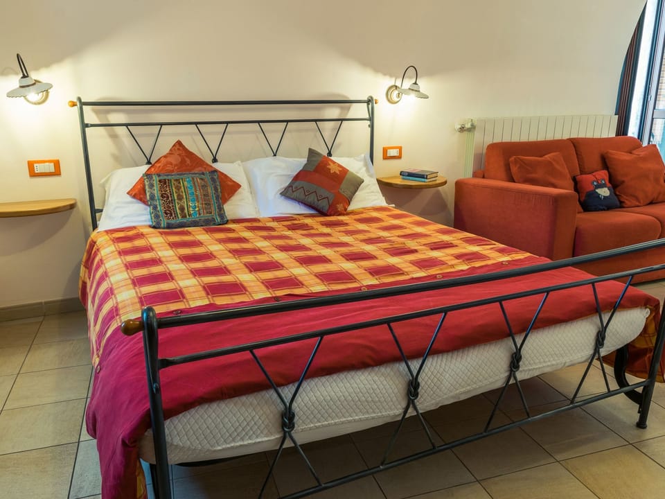 Studio-Apartment mit Balkon mit Seeblick und Zugang zum Garten Apartment in Province of Brescia