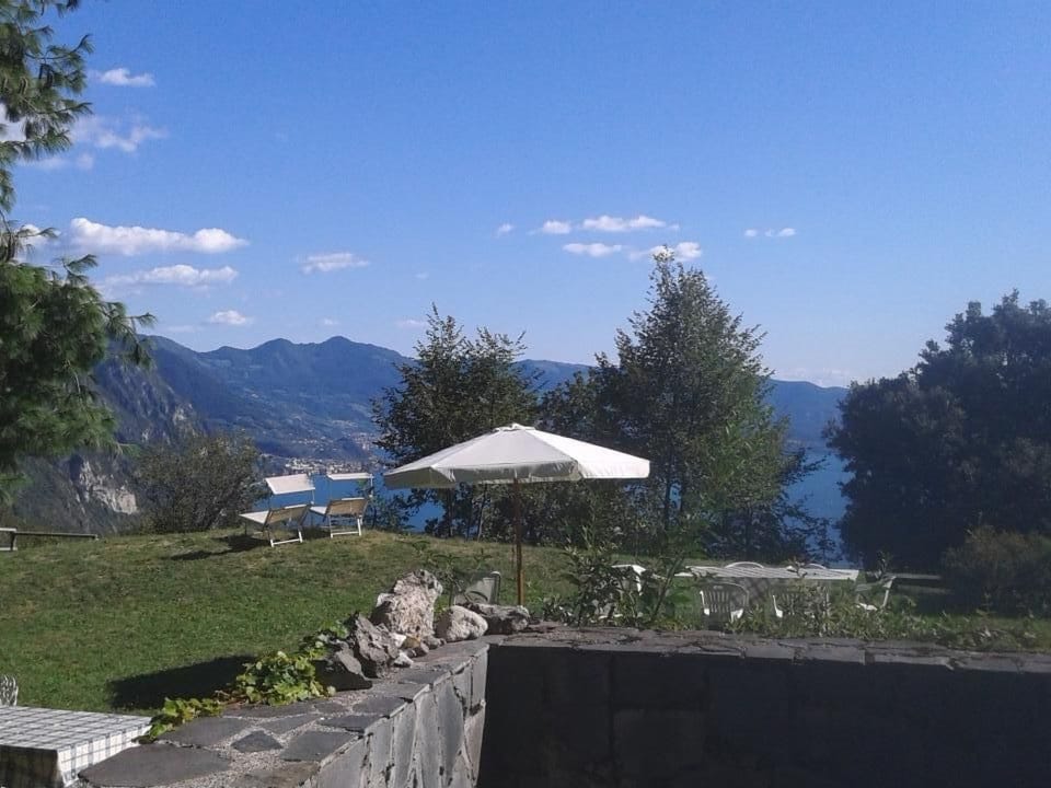 in Panoramalage in Solto Collina Vacation rental in Province of Brescia