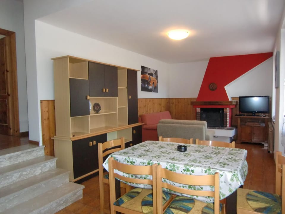 Erdgeschosswohnung mit Seeblick Apartment in Ledro