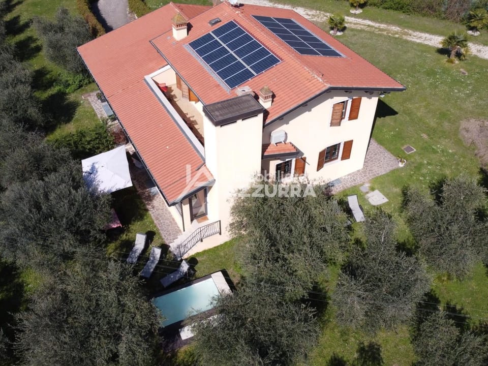 Villa i Roccoli, zwischen Olivenbäumen mit priva Vacation rental in Bardolino