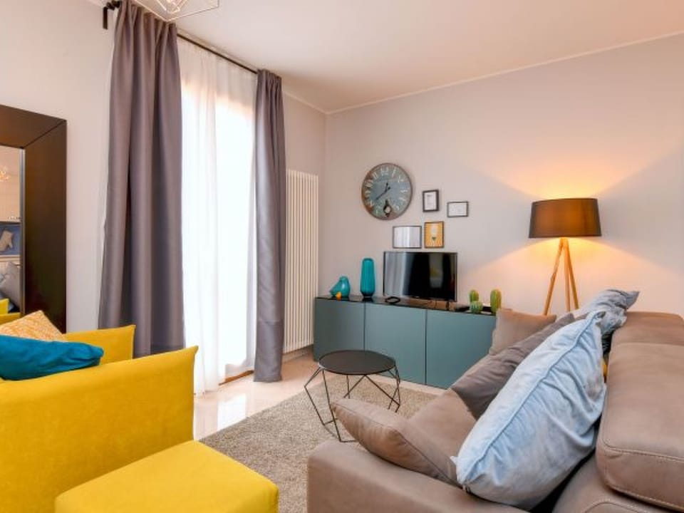 Desenzanoloft Le Château de Margot Apartment in Desenzano del Garda