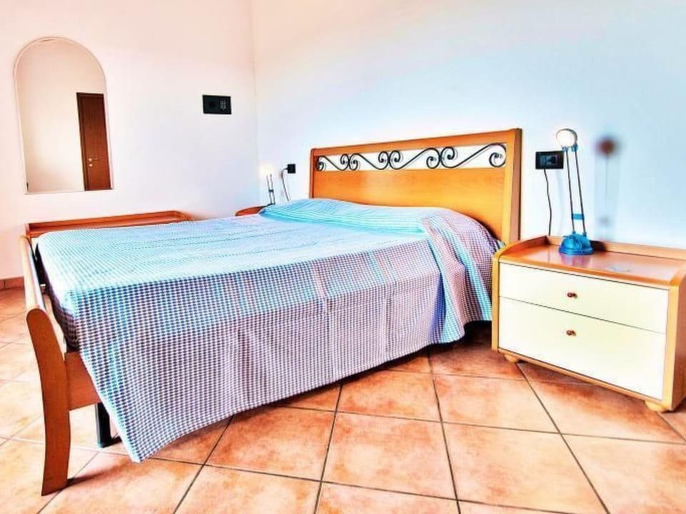 Wohnung in Solarolo mit privatem Parkplatz Apartment in Manerba del Garda