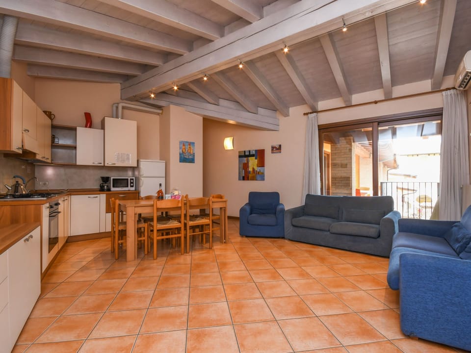 Wohnung mit Balkon, Garten und Seeblick Apartment in Lake Garda