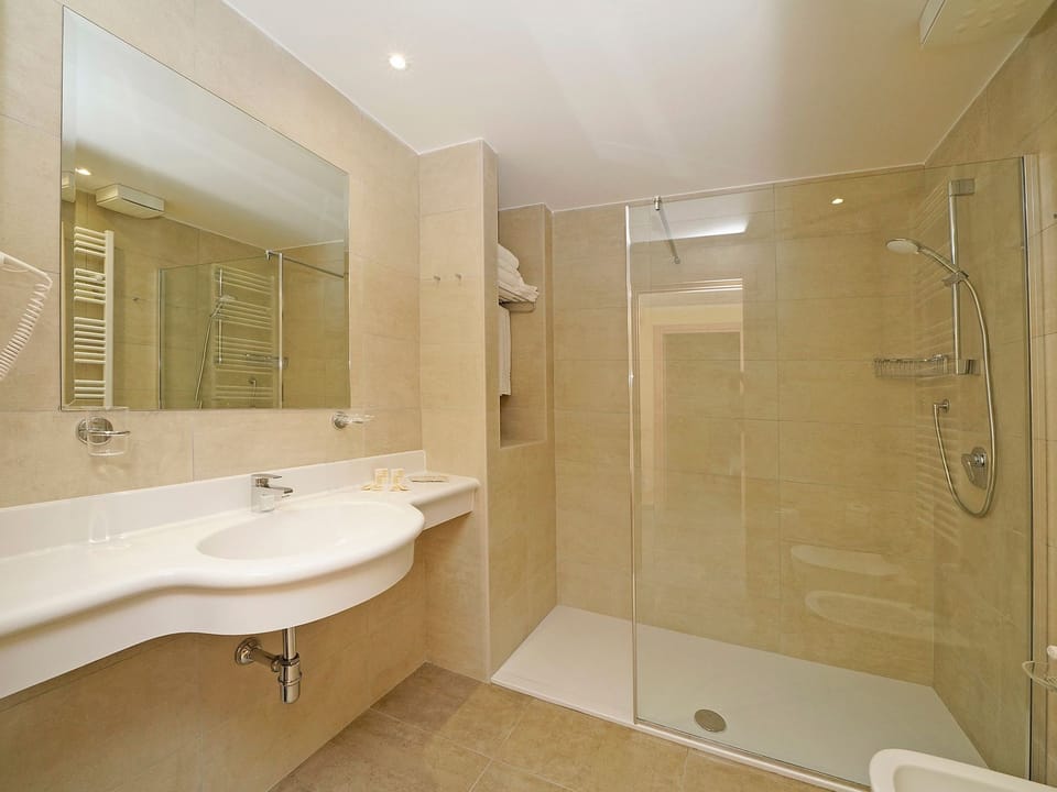 Residence Dany Drei-Zimmer-Wohnung 6 Betten Apartment in Gargnano