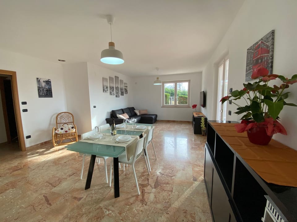 Ferienvilla mit Wasserblick Vacation rental in San Zeno di Montagna