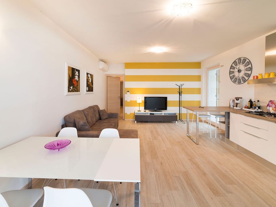 Flacher Sonnenaufgang Apartment in Torri del Benaco