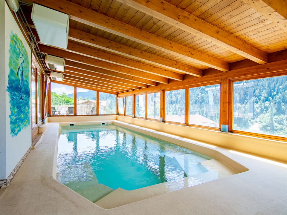 Pool Indoor