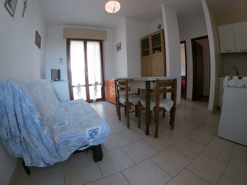 Dreizimmerwohnung Tata 98 50 m vom Meer entfernt Apartment in Rosolina Mare