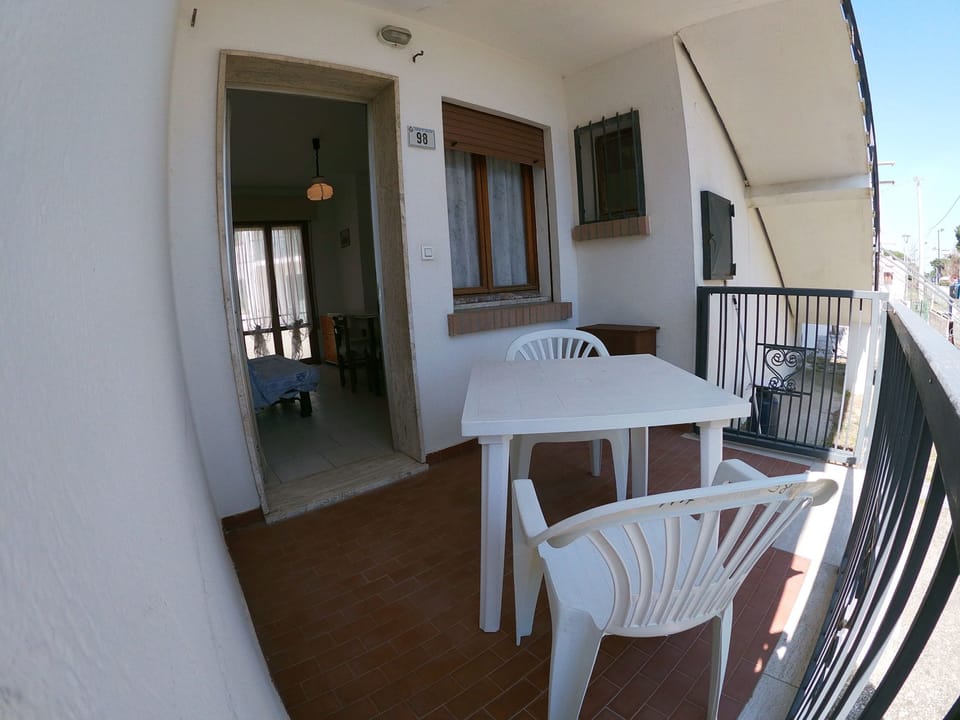 Dreizimmerwohnung Tata 98 50 m vom Meer entfernt Apartment in Rosolina Mare