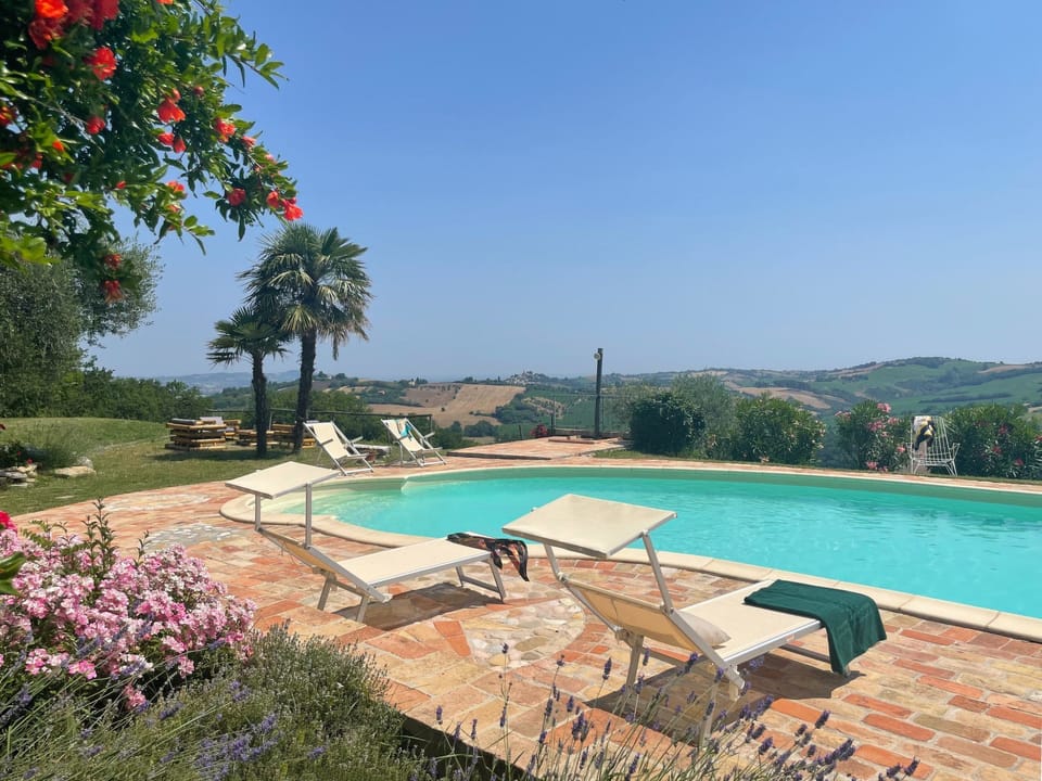 Casa Zefiro Marche Holiday Villas, privater Pool Vacation rental in Marche