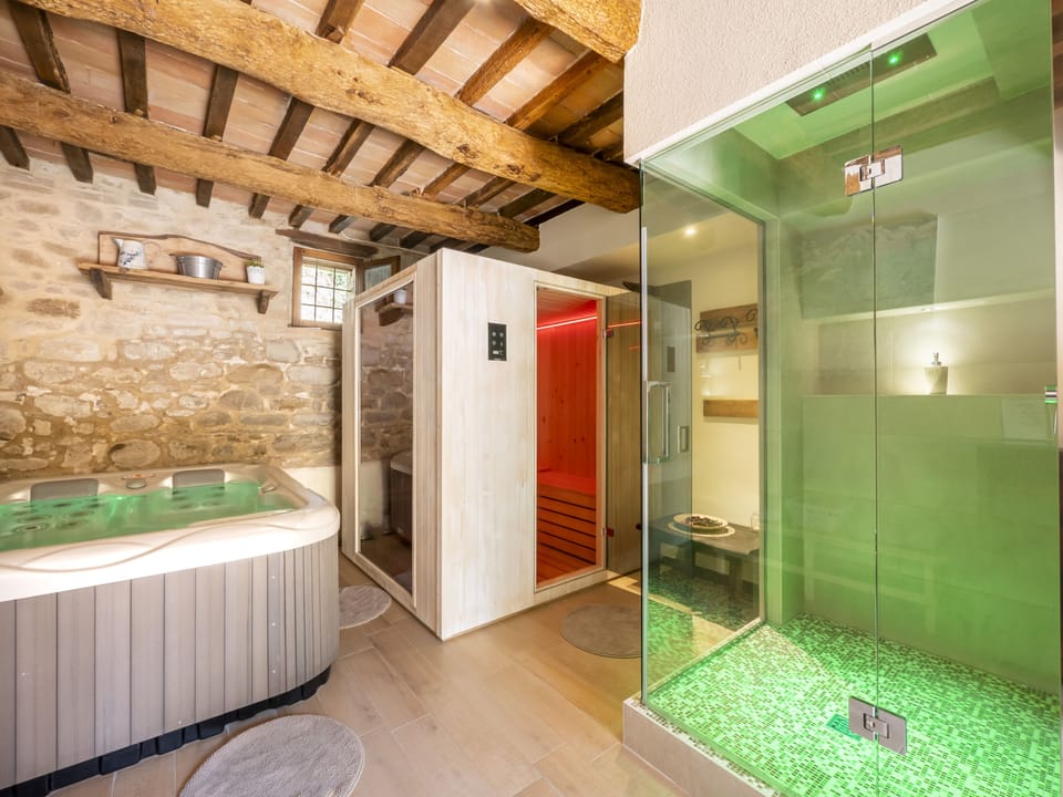 Bathroom / Wellness