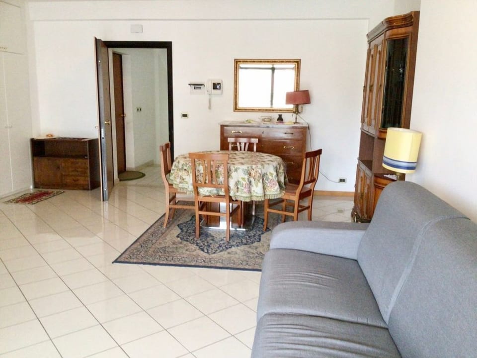 Appartement in Alba Adriatica mit Terrasse Apartment in Alba Adriatica