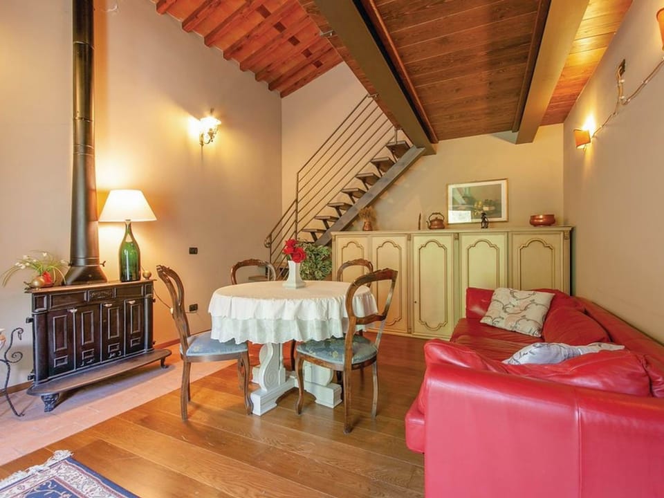 Haus mit Garten, Terrasse, in den Hügeln von Lucca Vacation rental in Emilia-Romagna