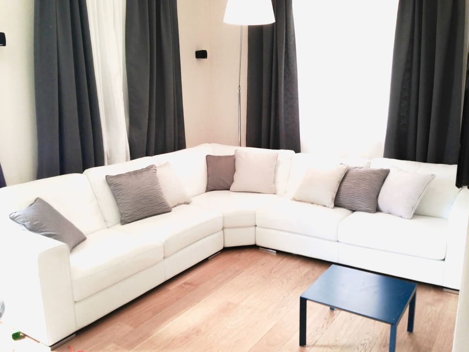 Penthouse mit Garten und privater Terrasse in Villa Apartment in La Spezia