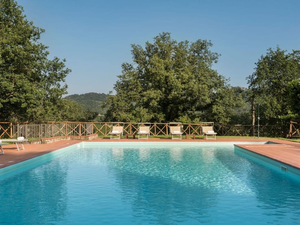 Wohnung in Bucine mit Großem Garten Apartment in Tuscany